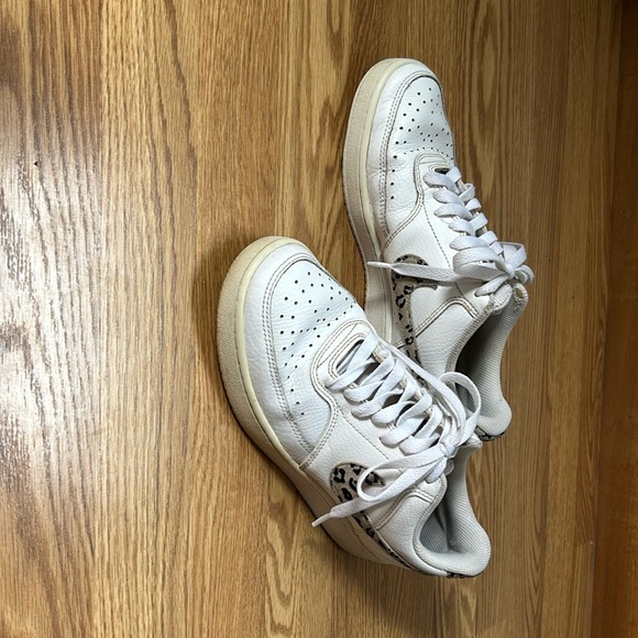 Nike sneakers - Picture 3 of 5